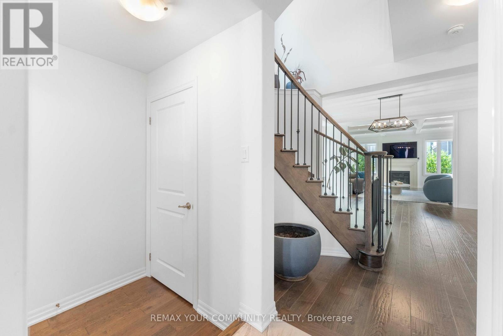 3166 Carding Mill Trail, Oakville, Ontario L6M 4M1 - Photo 7 - W13572026