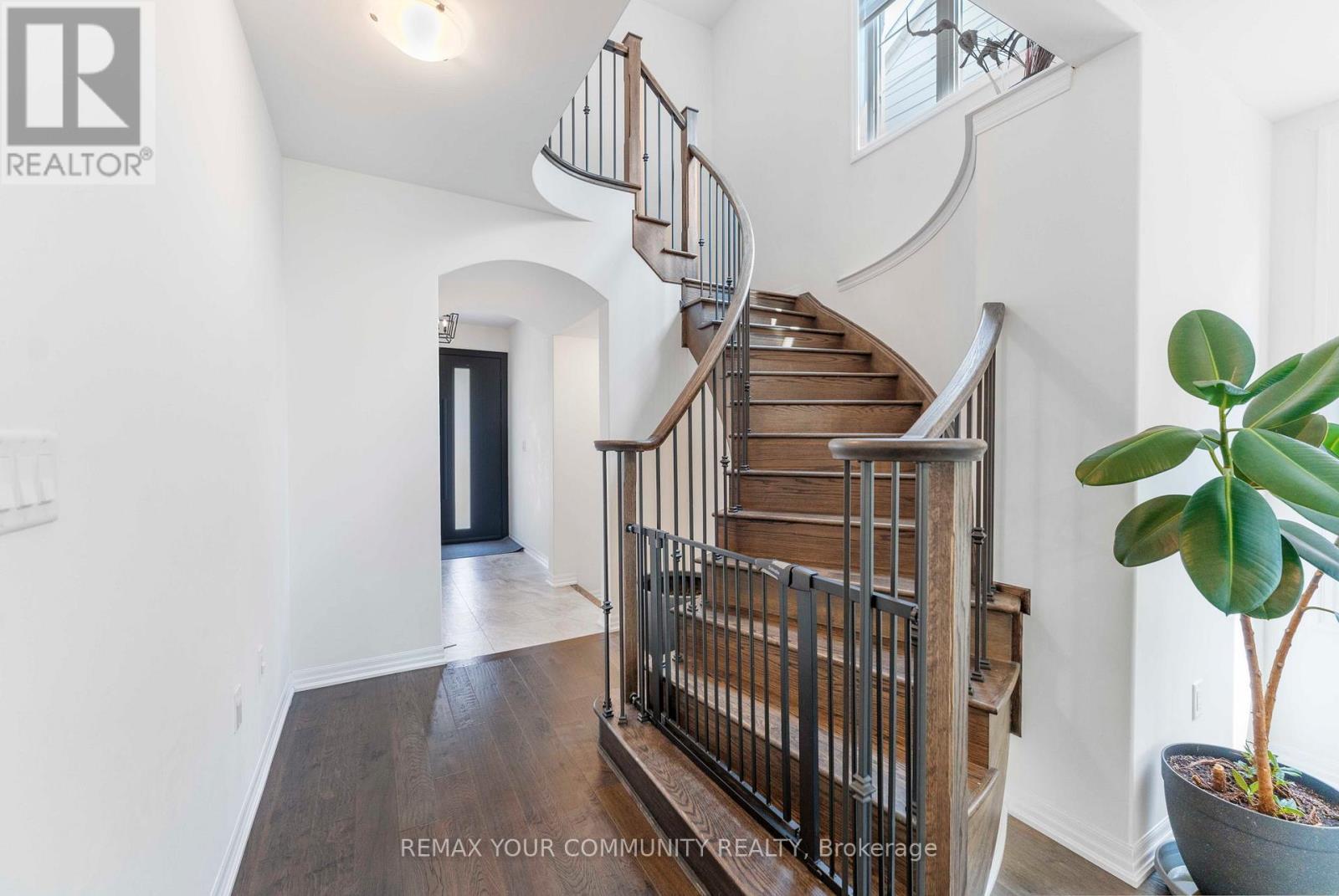 3166 Carding Mill Trail, Oakville, Ontario L6M 4M1 - Photo 9 - W13572026