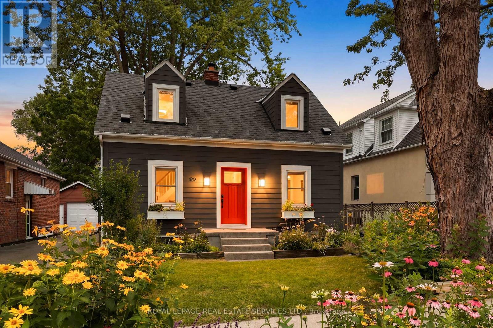 99 Foch Avenue, Toronto, Ontario  M8W 3X9 - Photo 2 - W13572028