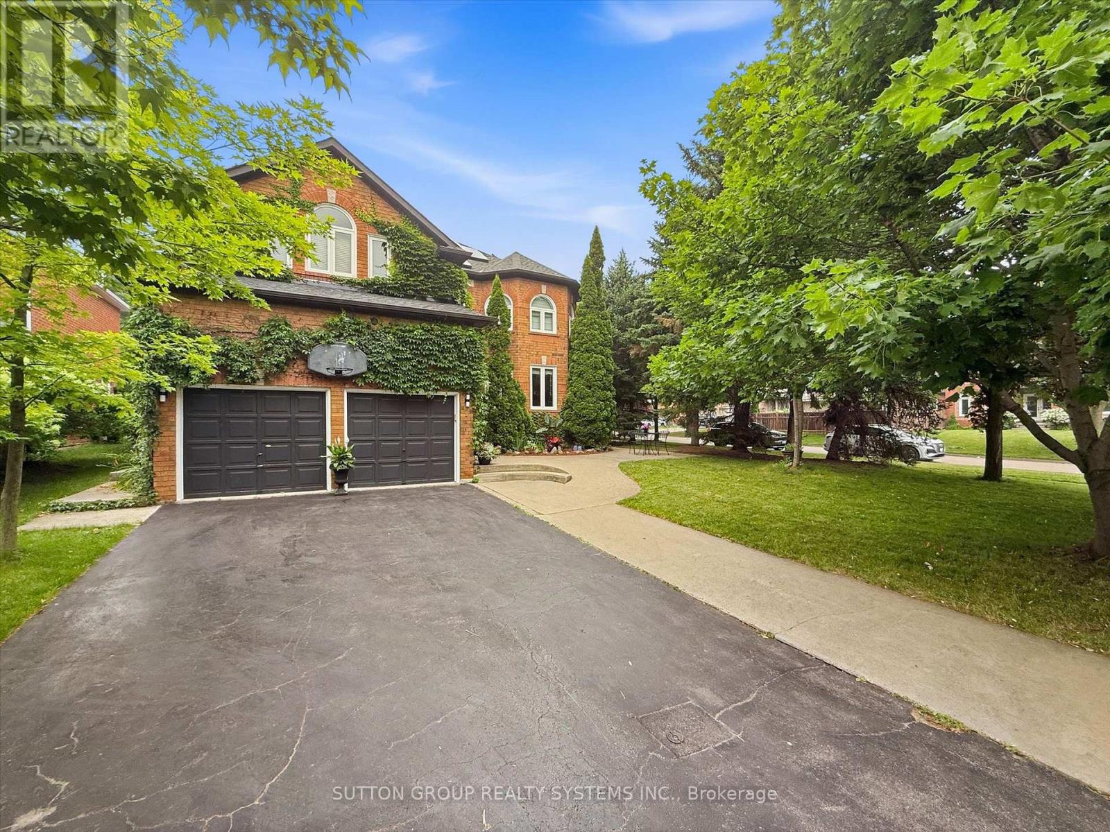 7 ARNHEM COURT, Hamilton, Ontario