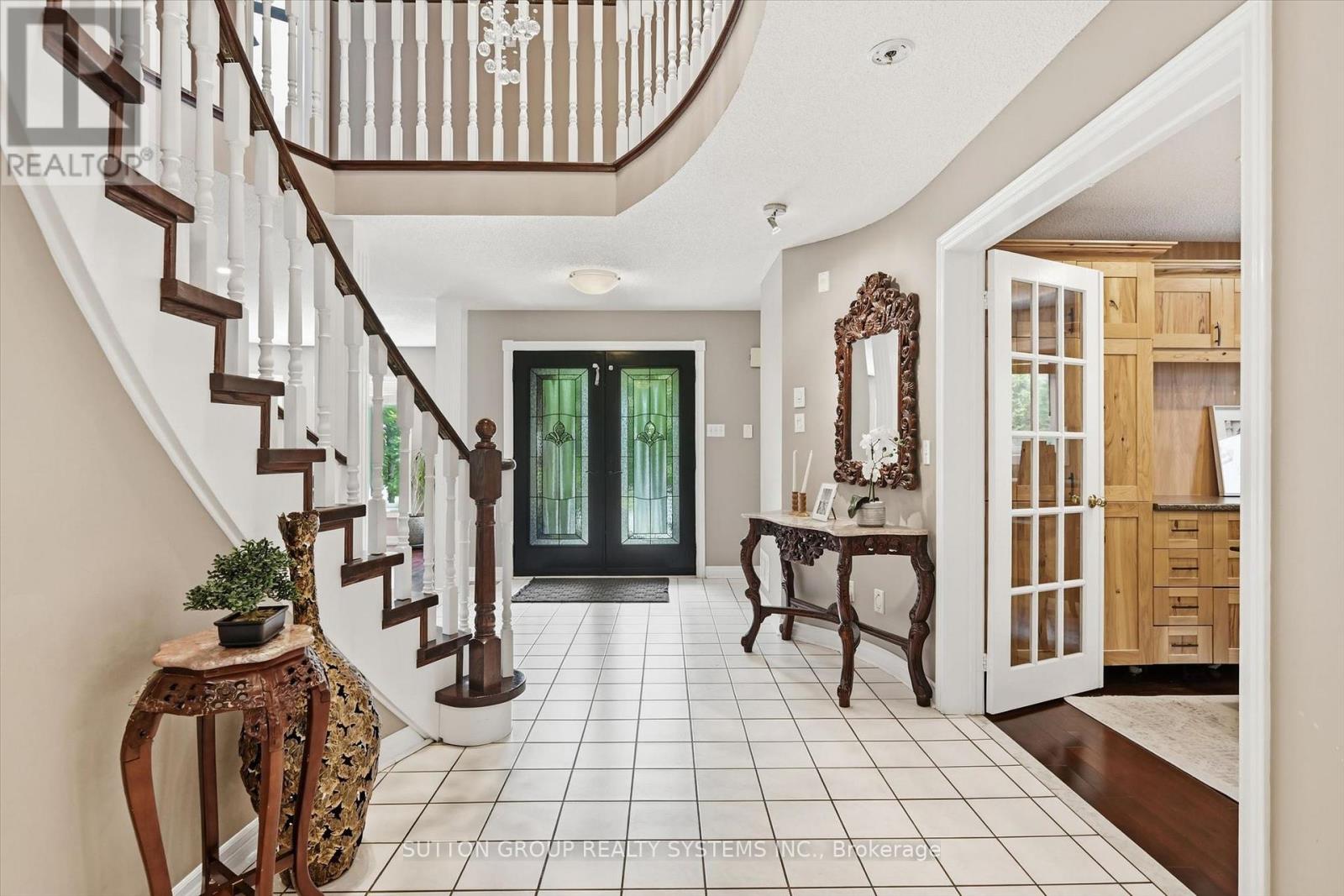 7 Arnhem Court, Hamilton, Ontario L8B 0N9 - Photo 2 - X13571784