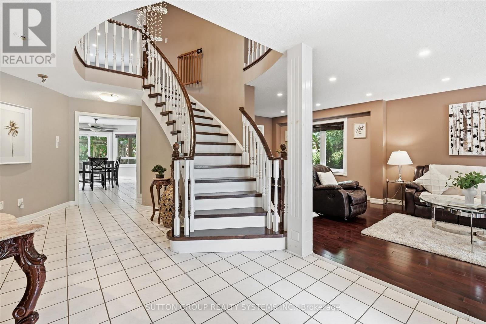7 Arnhem Court, Hamilton, Ontario L8B 0N9 - Photo 3 - X13571784