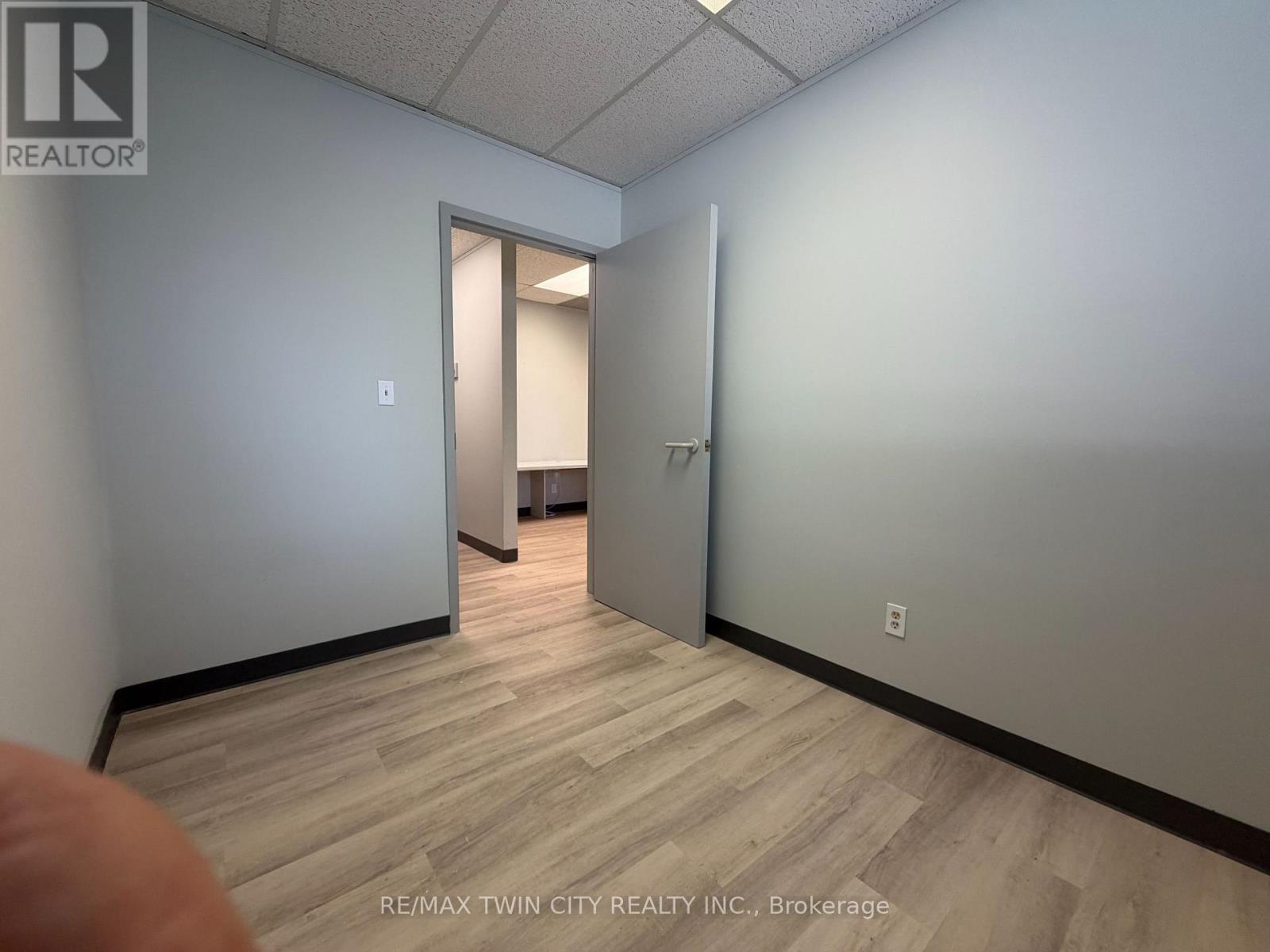 102 - 446 Grey Street, Brantford, Ontario  N3S 7L6 - Photo 11 - X13572016