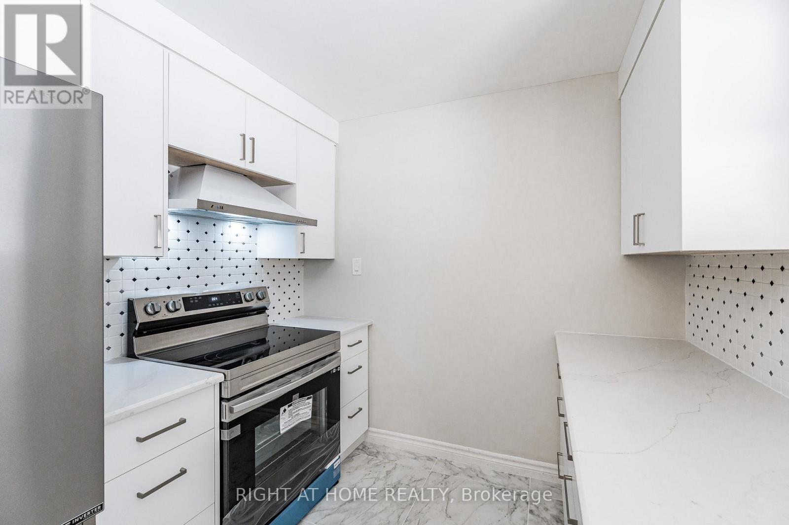 18 Ridgewood Avenue, Kitchener, Ontario  N2H 4L2 - Photo 13 - X13572076
