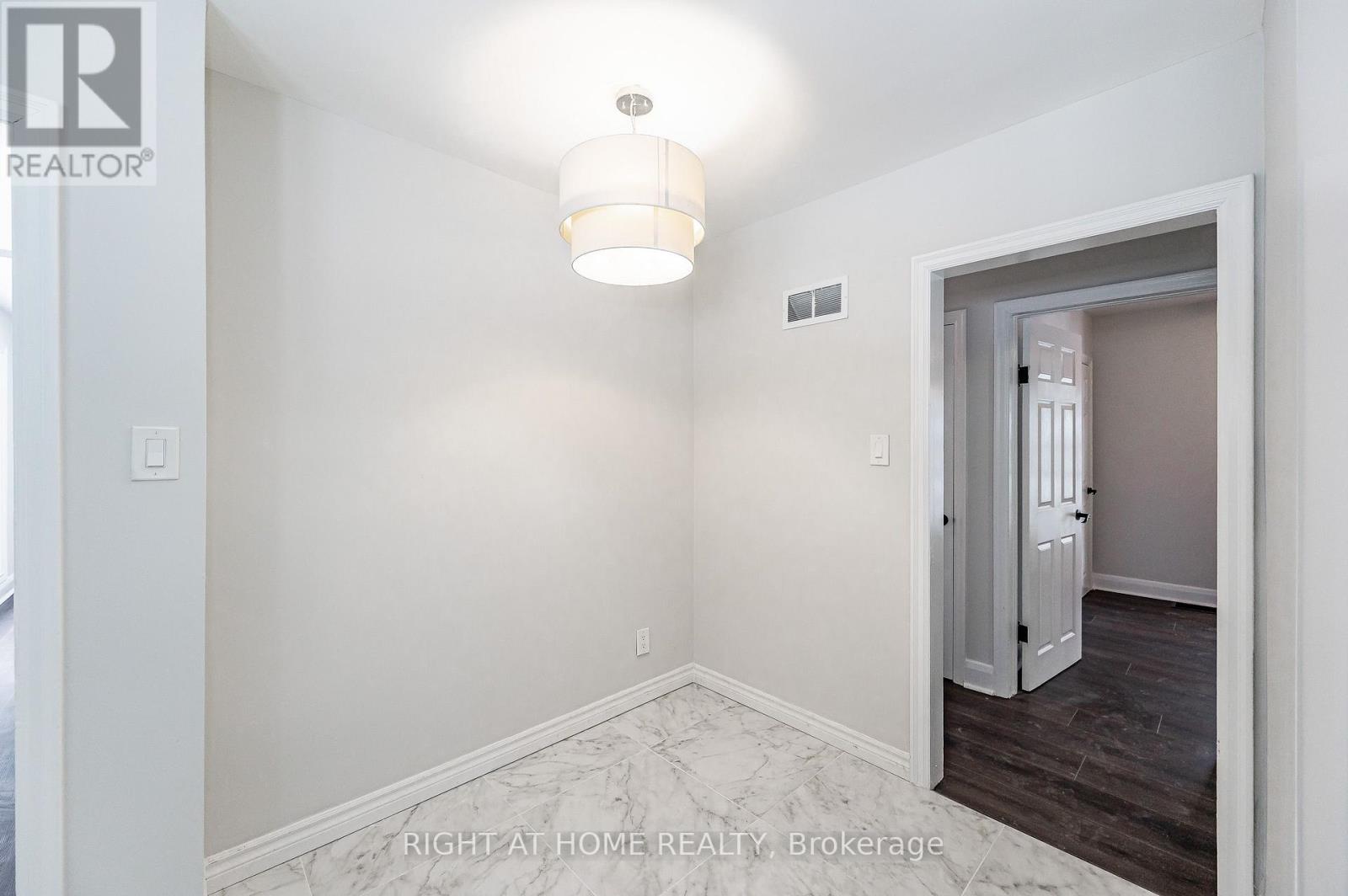 18 Ridgewood Avenue, Kitchener, Ontario  N2H 4L2 - Photo 15 - X13572076