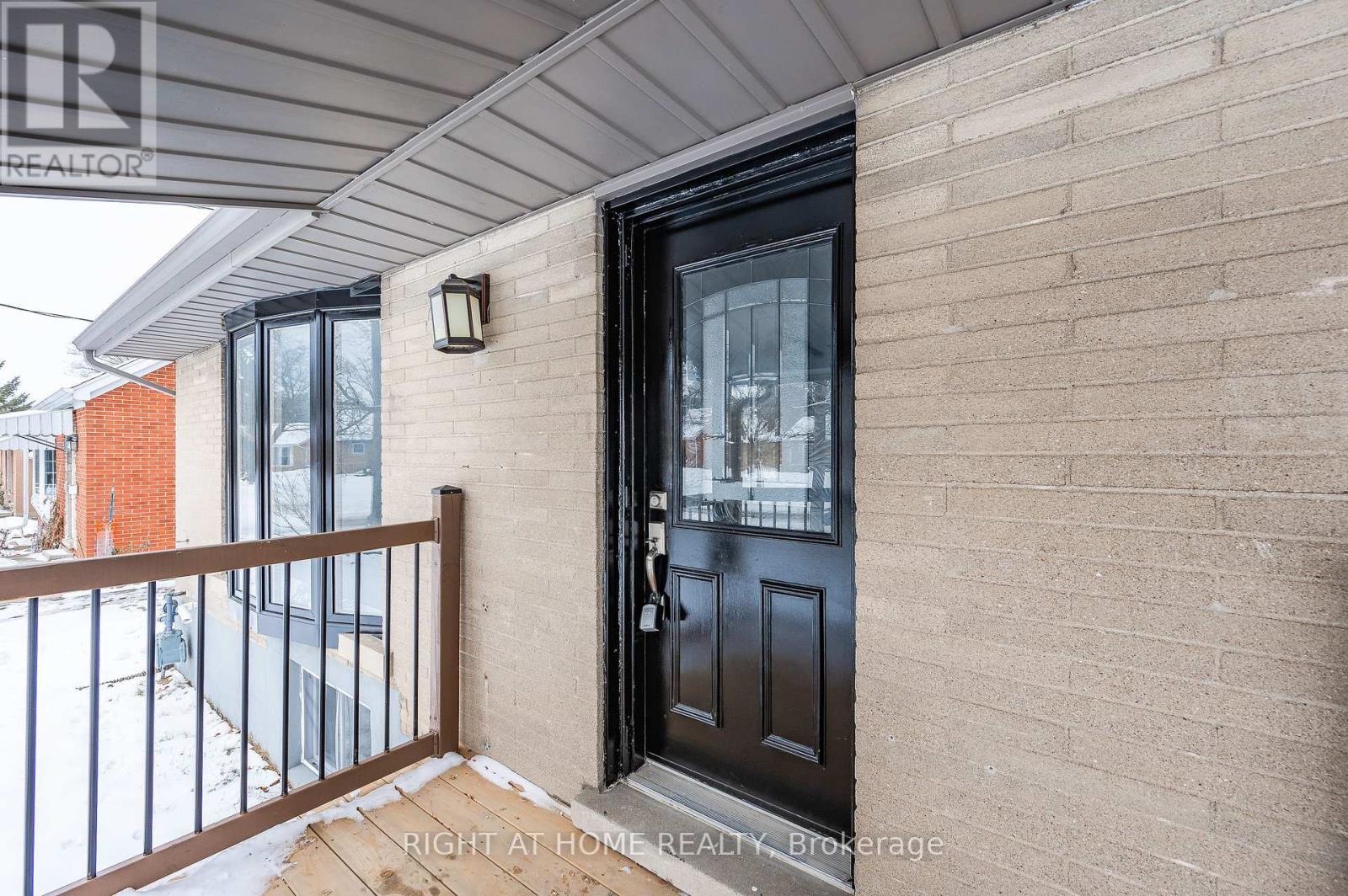 18 Ridgewood Avenue, Kitchener, Ontario  N2H 4L2 - Photo 5 - X13572076