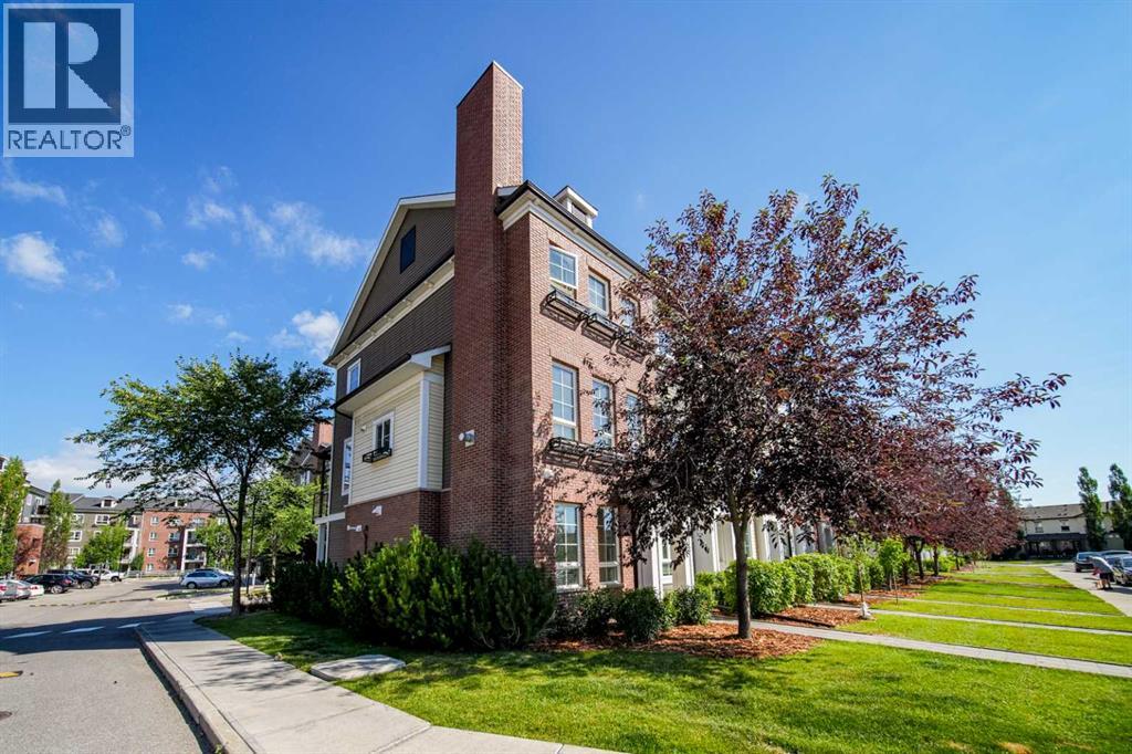 211 Copperpond Common SE, calgary, Alberta