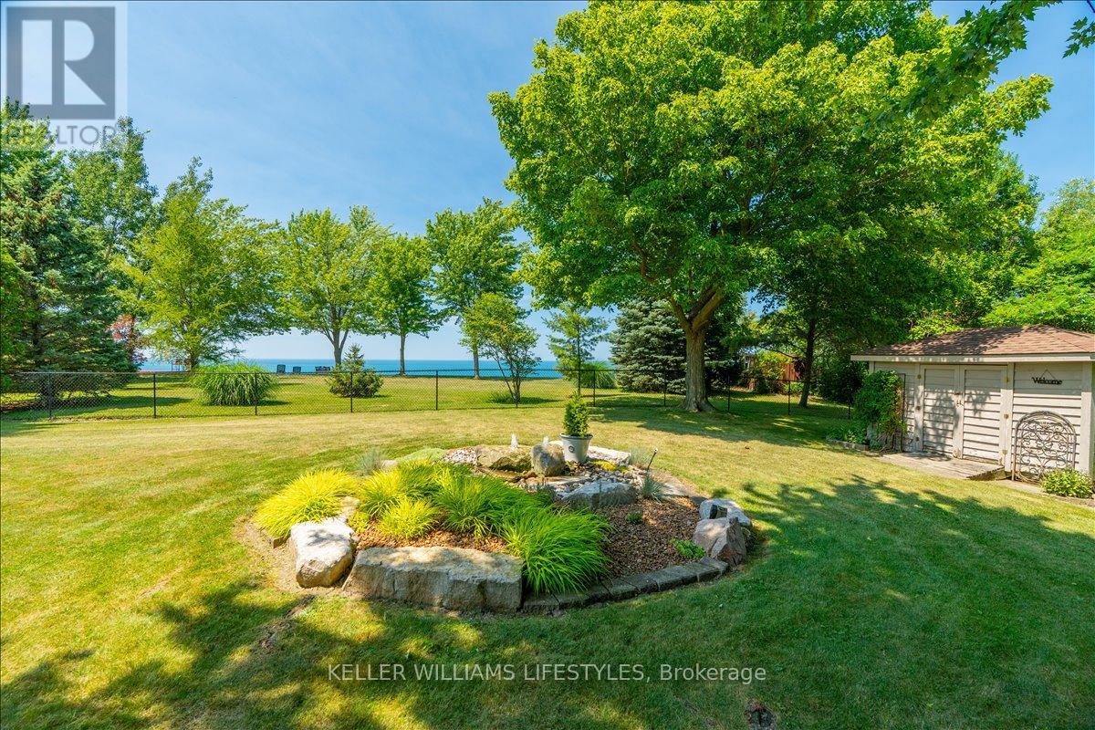 4350 Bluepoint Drive, Plympton-Wyoming, Ontario  N0N 1J6 - Photo 38 - X13572144