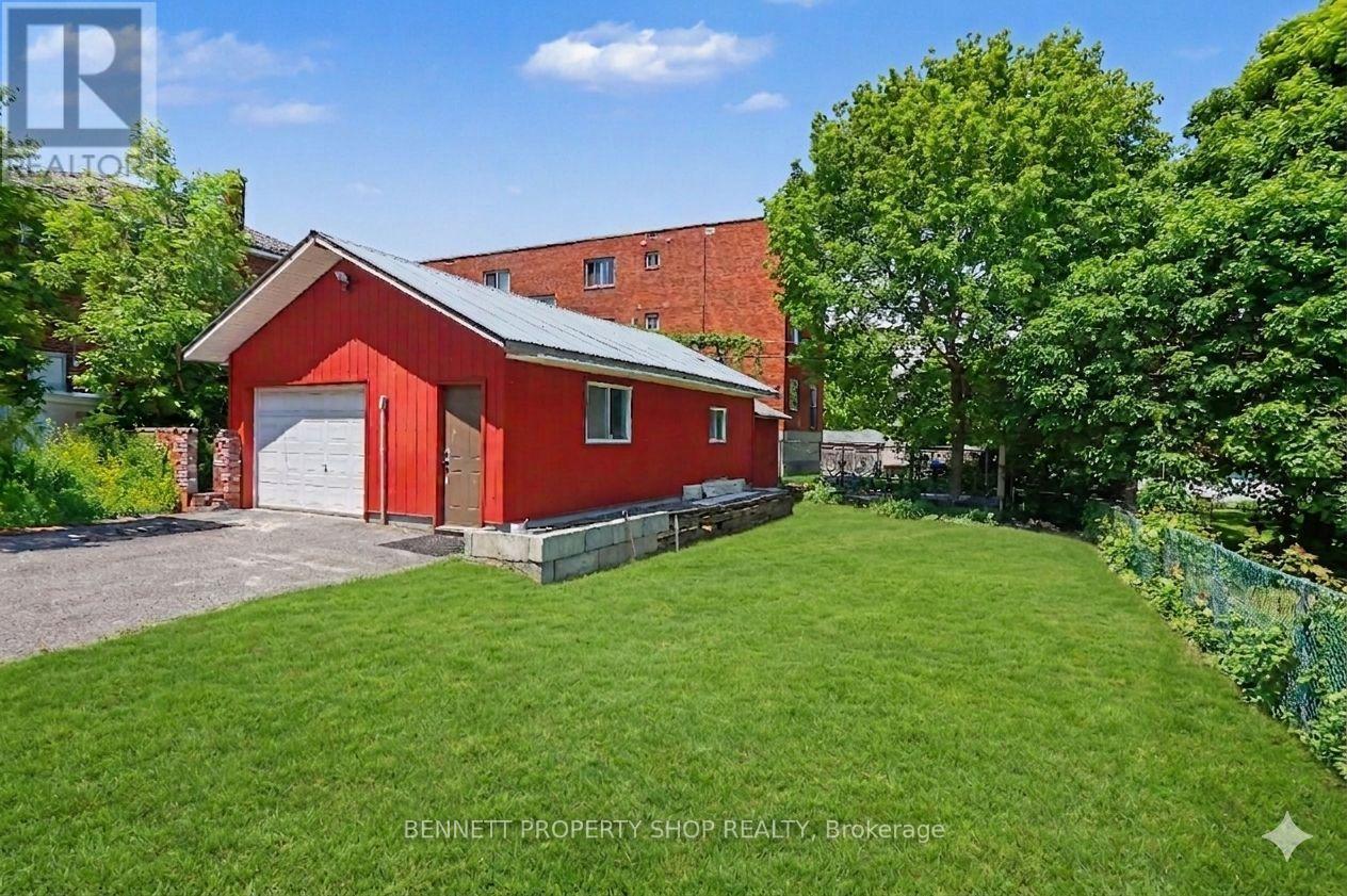 1361 Summerville Avenue, Ottawa, Ontario  K1Z 8G9 - Photo 2 - X13572110