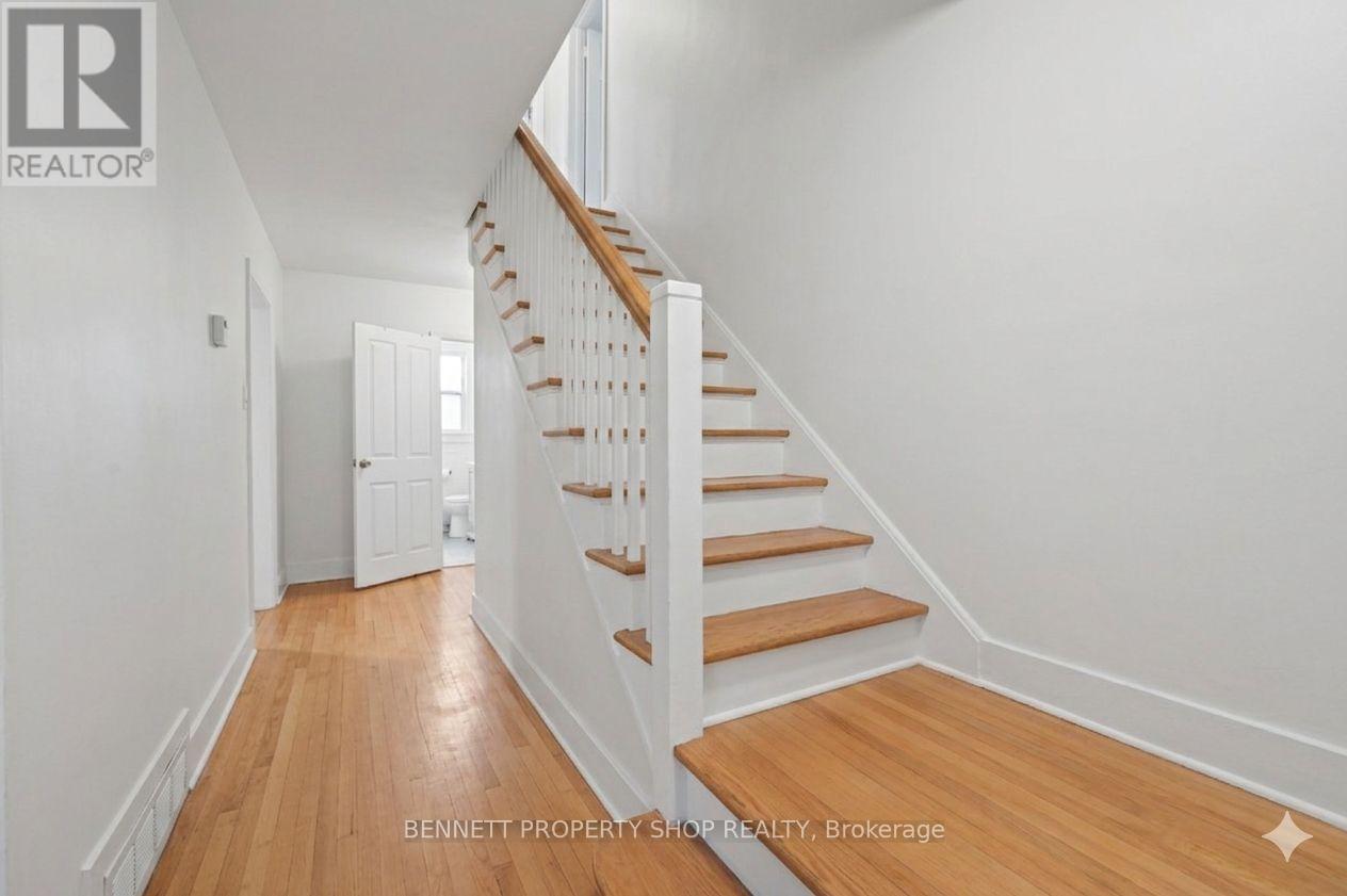 1361 Summerville Avenue, Ottawa, Ontario  K1Z 8G9 - Photo 3 - X13572110