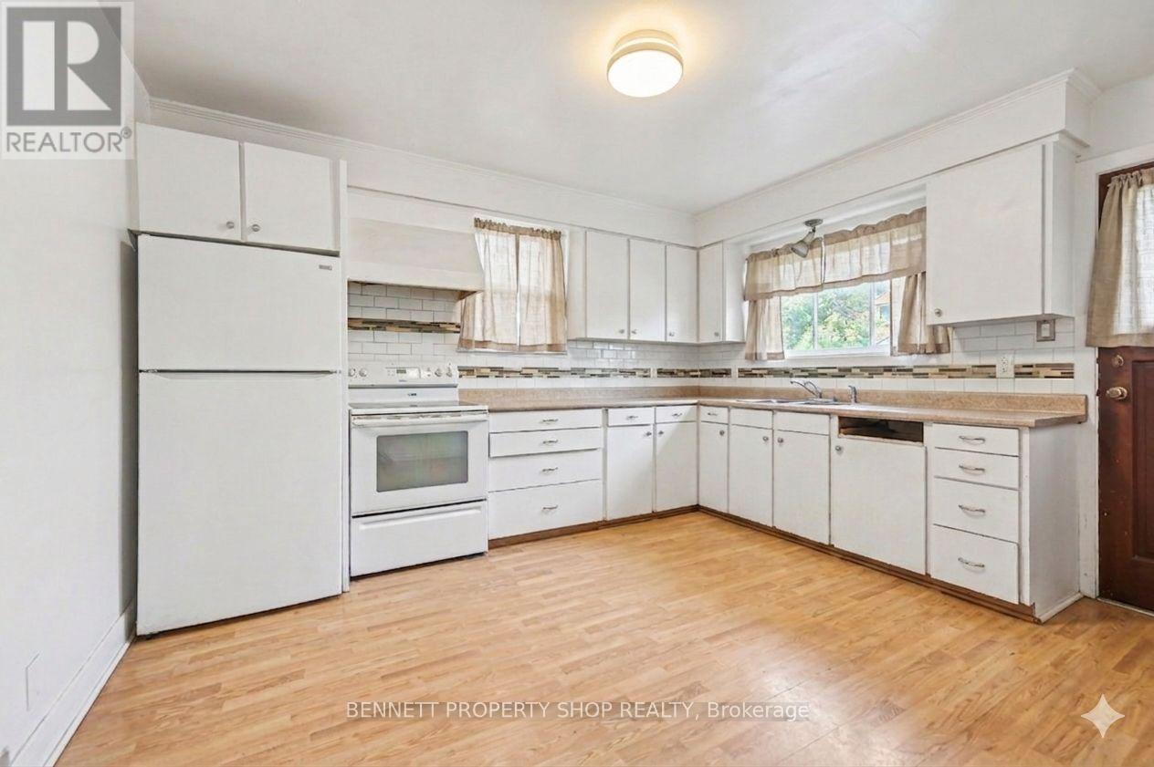1361 Summerville Avenue, Ottawa, Ontario  K1Z 8G9 - Photo 5 - X13572110