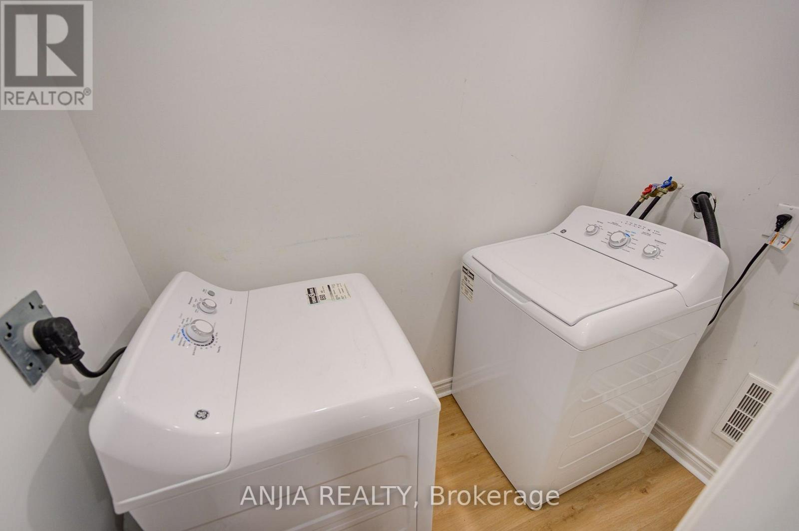 31 Spanhouse Crescent, Markham, Ontario  L3R 4E2 - Photo 44 - N13566220