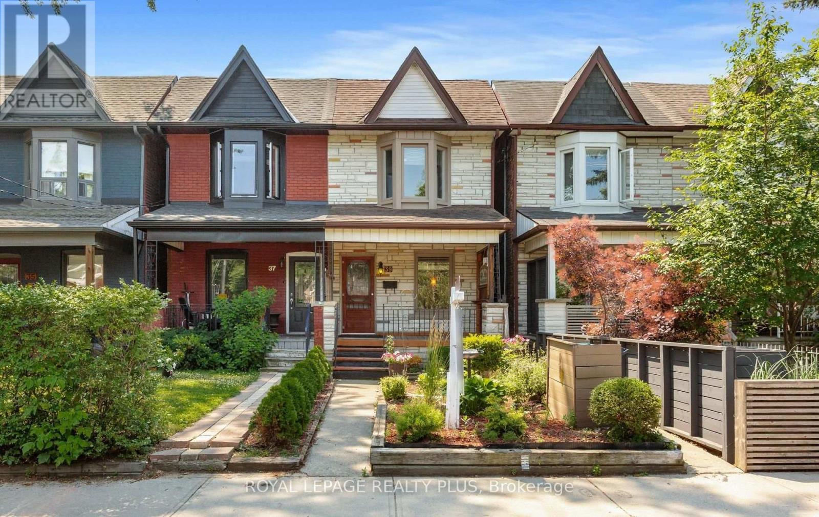 39 Maria Street, Toronto, Ontario M6P 1W1 - Photo 3 - W13559410