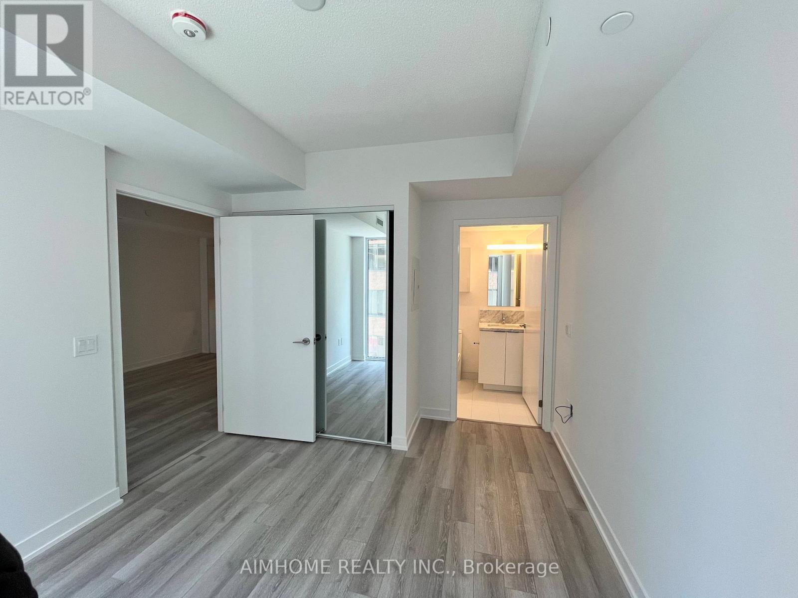 B410 - 121 St Patrick Street, Toronto, Ontario  M5T 3C1 - Photo 8 - C13572102