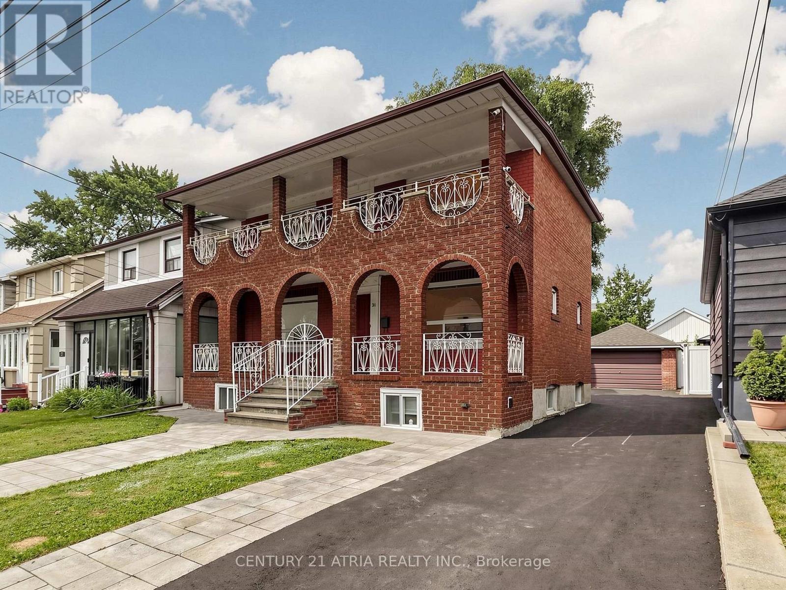 21 Mahoney Avenue, Toronto, Ontario M6M 2H5 - Photo 2 - W13571940