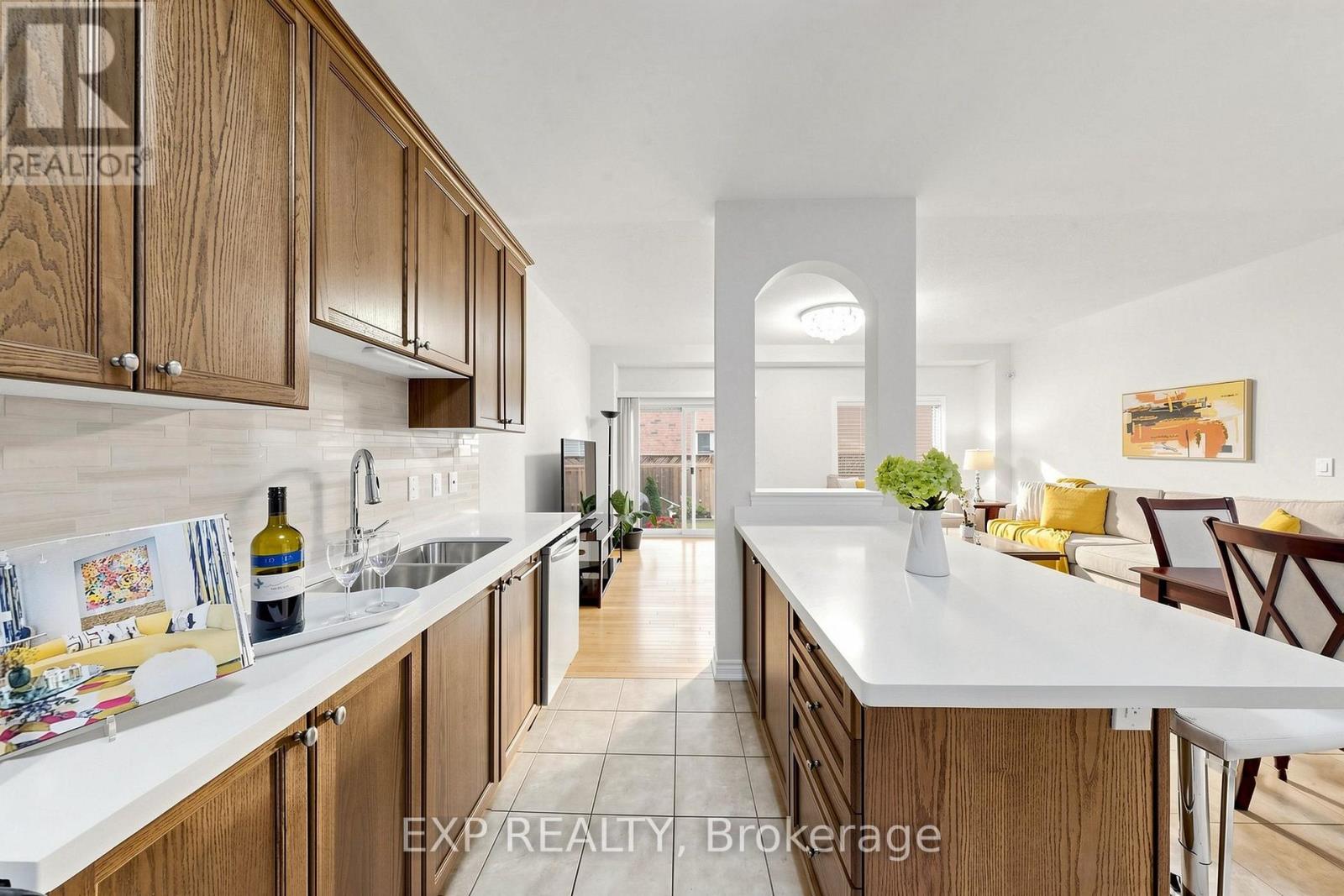 27 Hatton Court, Brampton, Ontario L6Y 5T5 - Photo 7 - W13572240