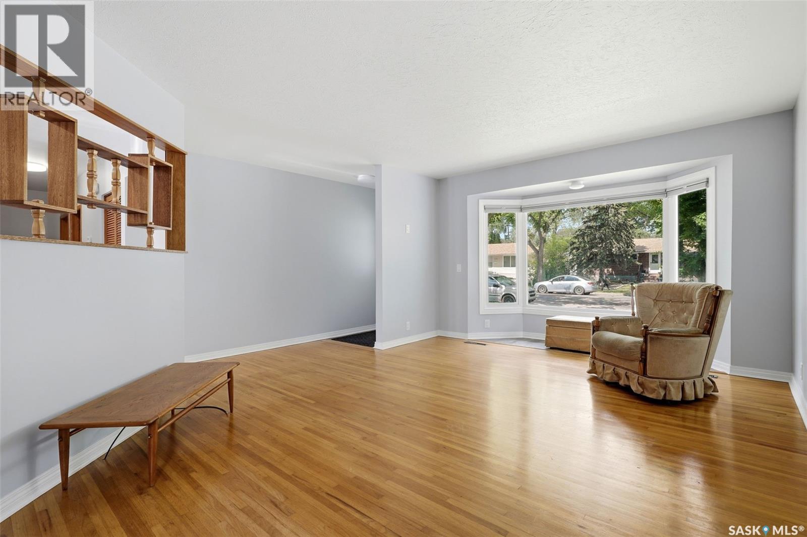 1631 Macpherson Avenue, Regina, Saskatchewan  S4S 4E1 - Photo 4 - SK042785