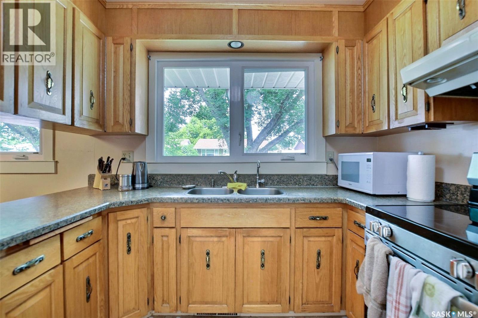 83 Woodward Avenue, Regina, Saskatchewan  S4R 3H3 - Photo 10 - SK042738