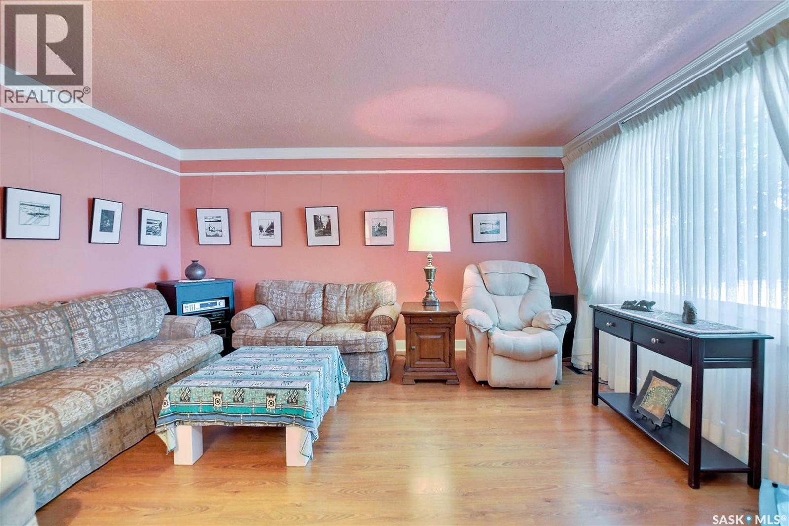 83 Woodward Avenue, Regina, Saskatchewan  S4R 3H3 - Photo 3 - SK042738