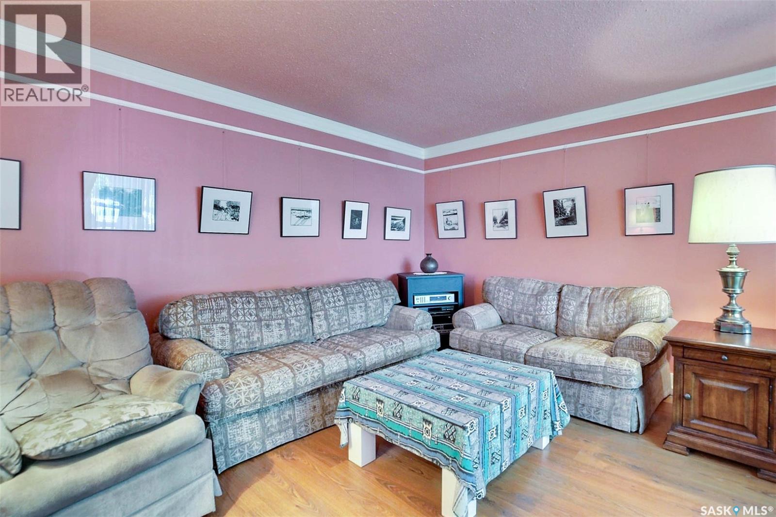 83 Woodward Avenue, Regina, Saskatchewan  S4R 3H3 - Photo 4 - SK042738