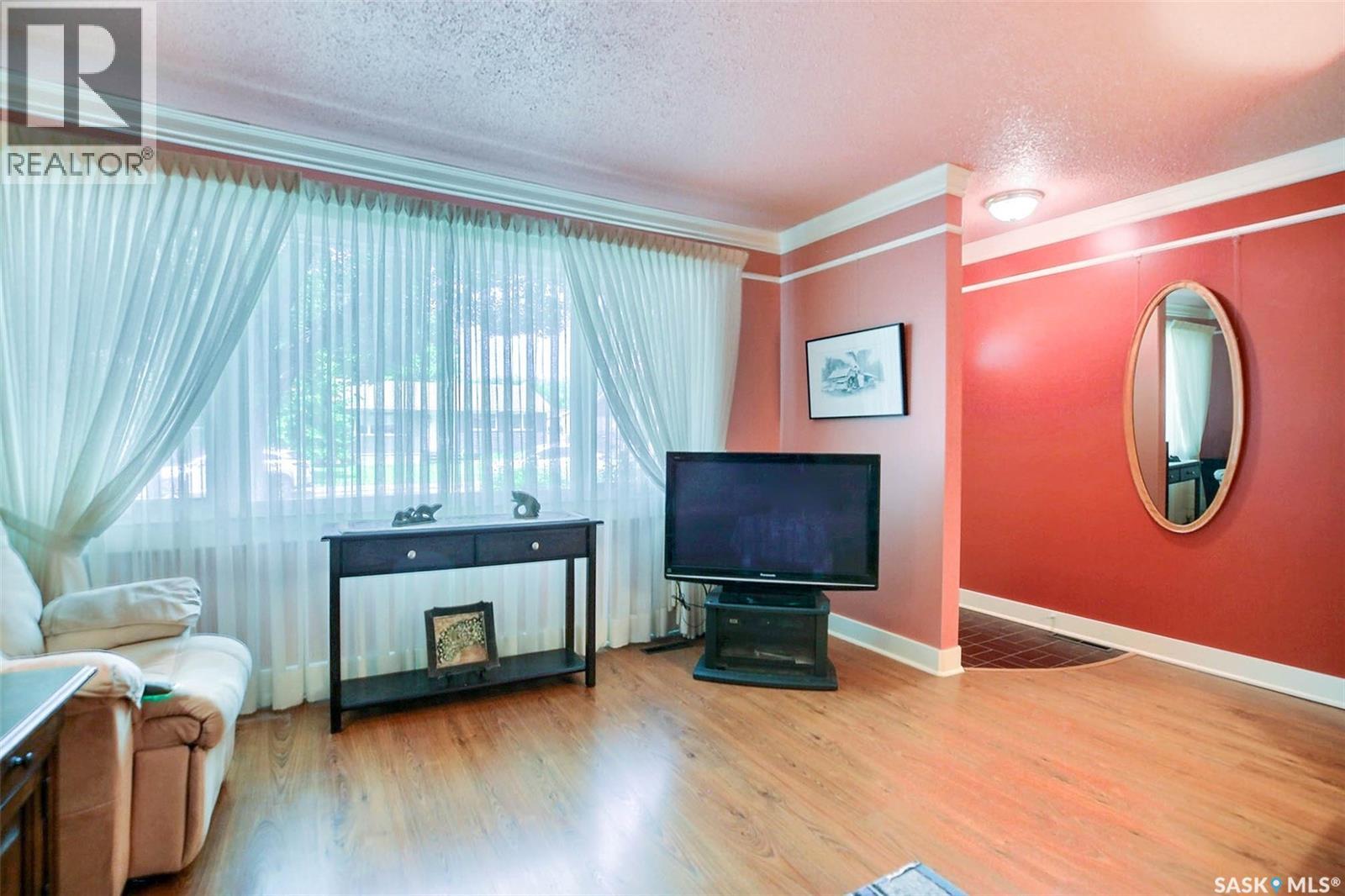 83 Woodward Avenue, Regina, Saskatchewan  S4R 3H3 - Photo 5 - SK042738