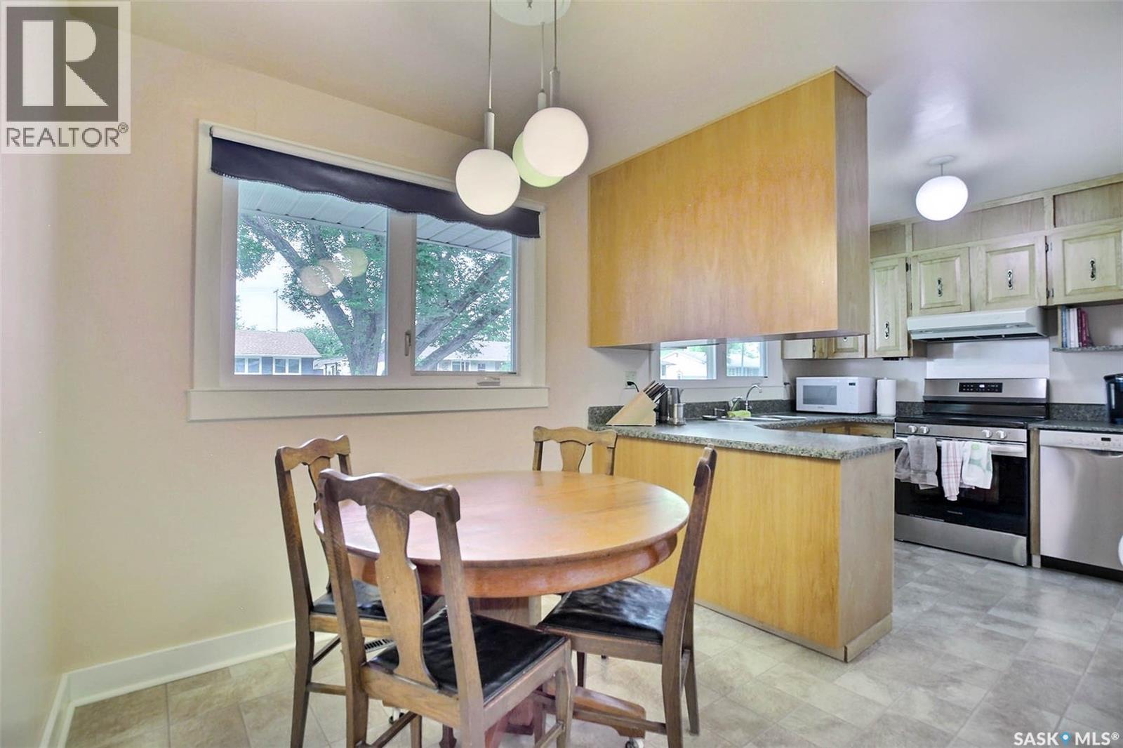 83 Woodward Avenue, Regina, Saskatchewan  S4R 3H3 - Photo 6 - SK042738