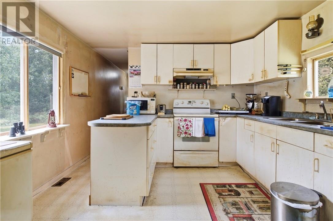 66 Trudyville, Wahnapitae, Ontario    - Photo 10 - 2129279