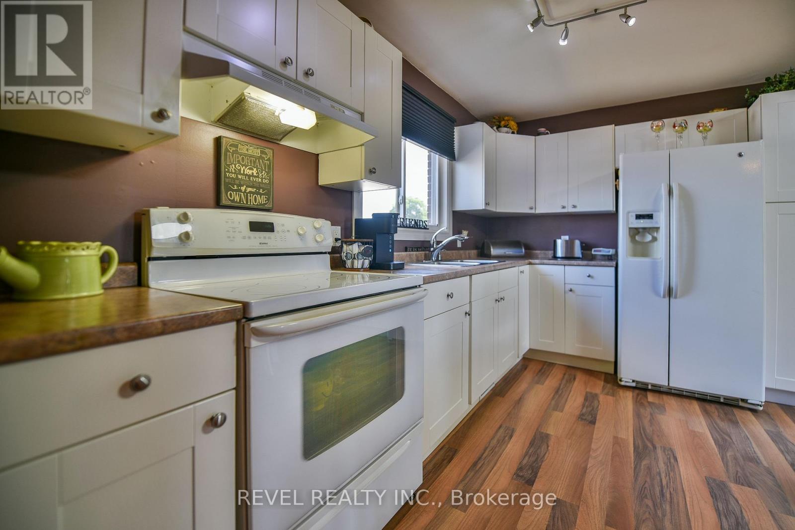 3 - 537 College Street, Timmins, Ontario  P4N 7Y9 - Photo 2 - T13572506