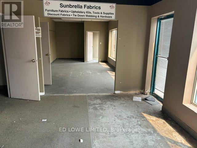 20&21 - 110 Saunders Road, Barrie, Ontario  L4N 9A8 - Photo 2 - S13086568