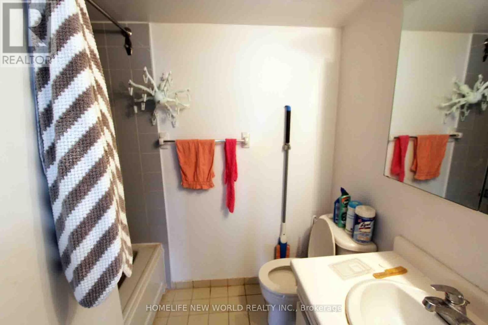 2012 - 1001 Bay Street, Toronto, Ontario M5S 3A6 - Photo 12 - C13572400