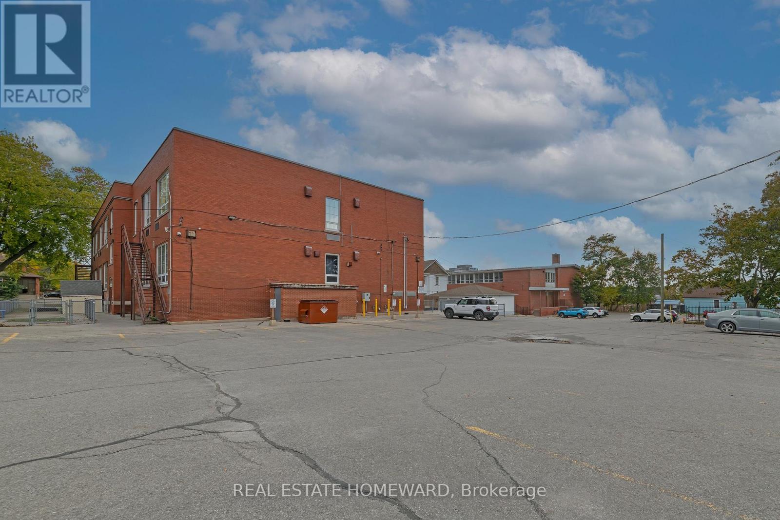 202 Simcoe Street N, Oshawa, Ontario  L1G 4S9 - Photo 36 - E13572366