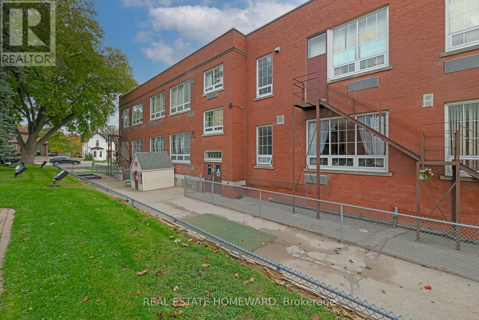 202 Simcoe Street N, Oshawa, Ontario  L1G 4S9 - Photo 40 - E13572366
