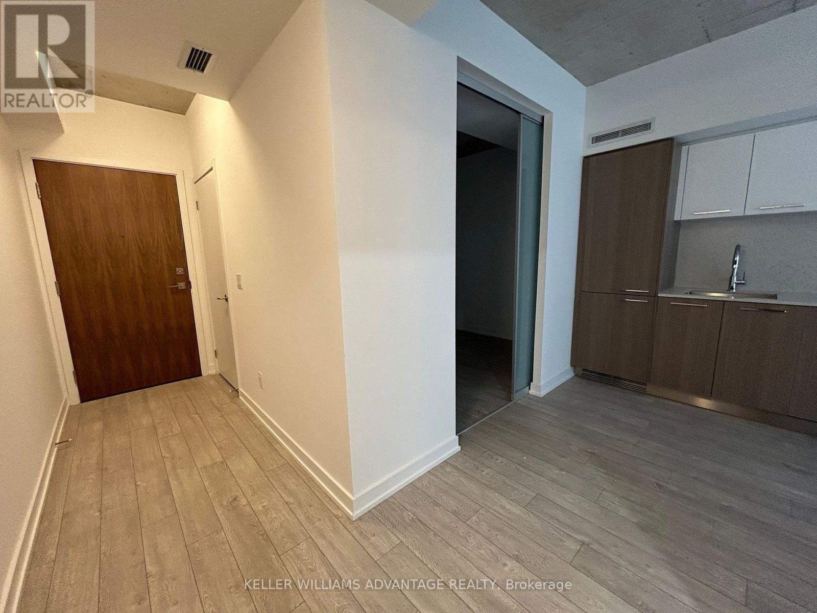 407 - 45 Baseball Place, Toronto, Ontario  M4M 0H1 - Photo 5 - E13572444