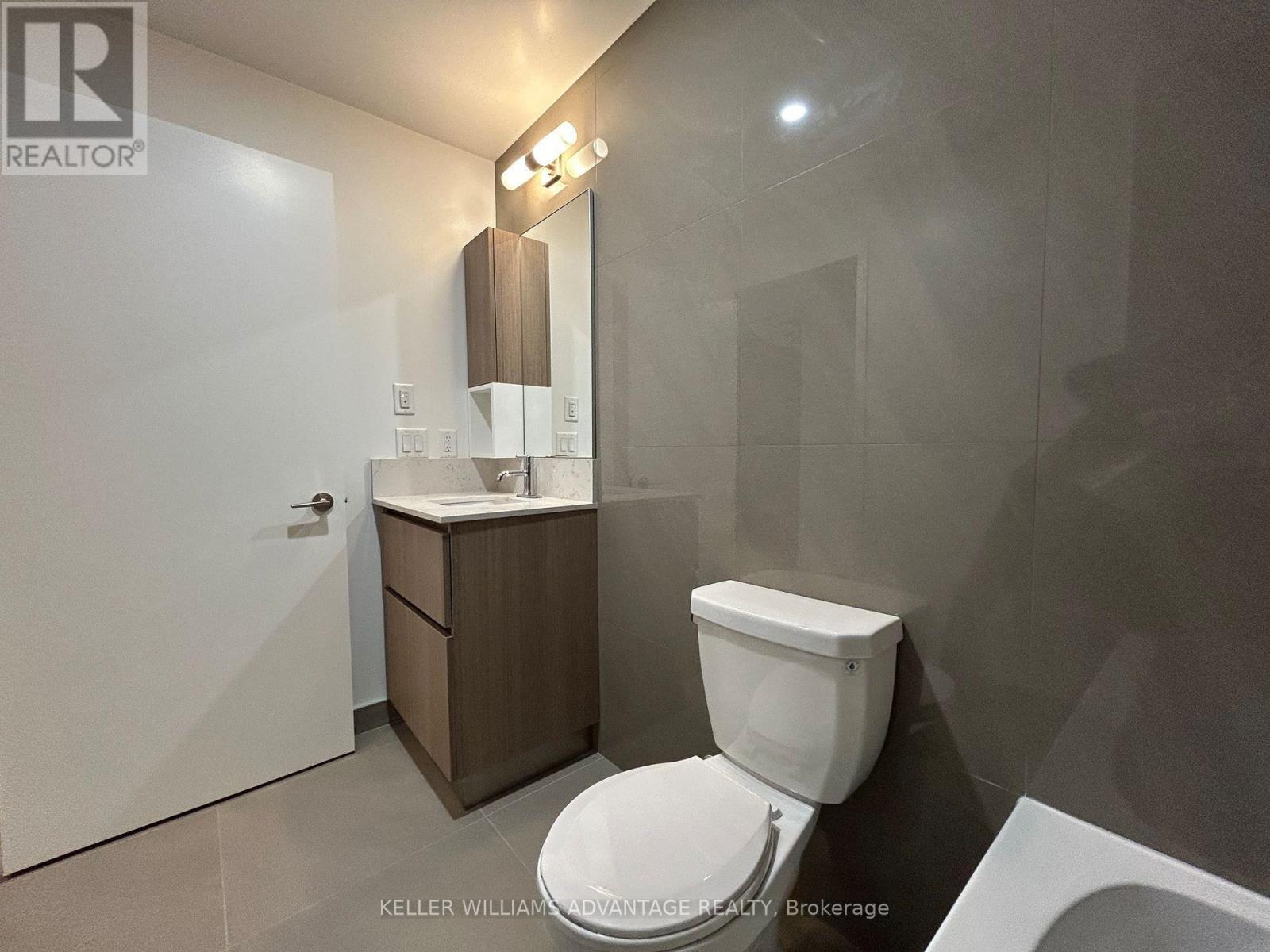 407 - 45 Baseball Place, Toronto, Ontario  M4M 0H1 - Photo 8 - E13572444
