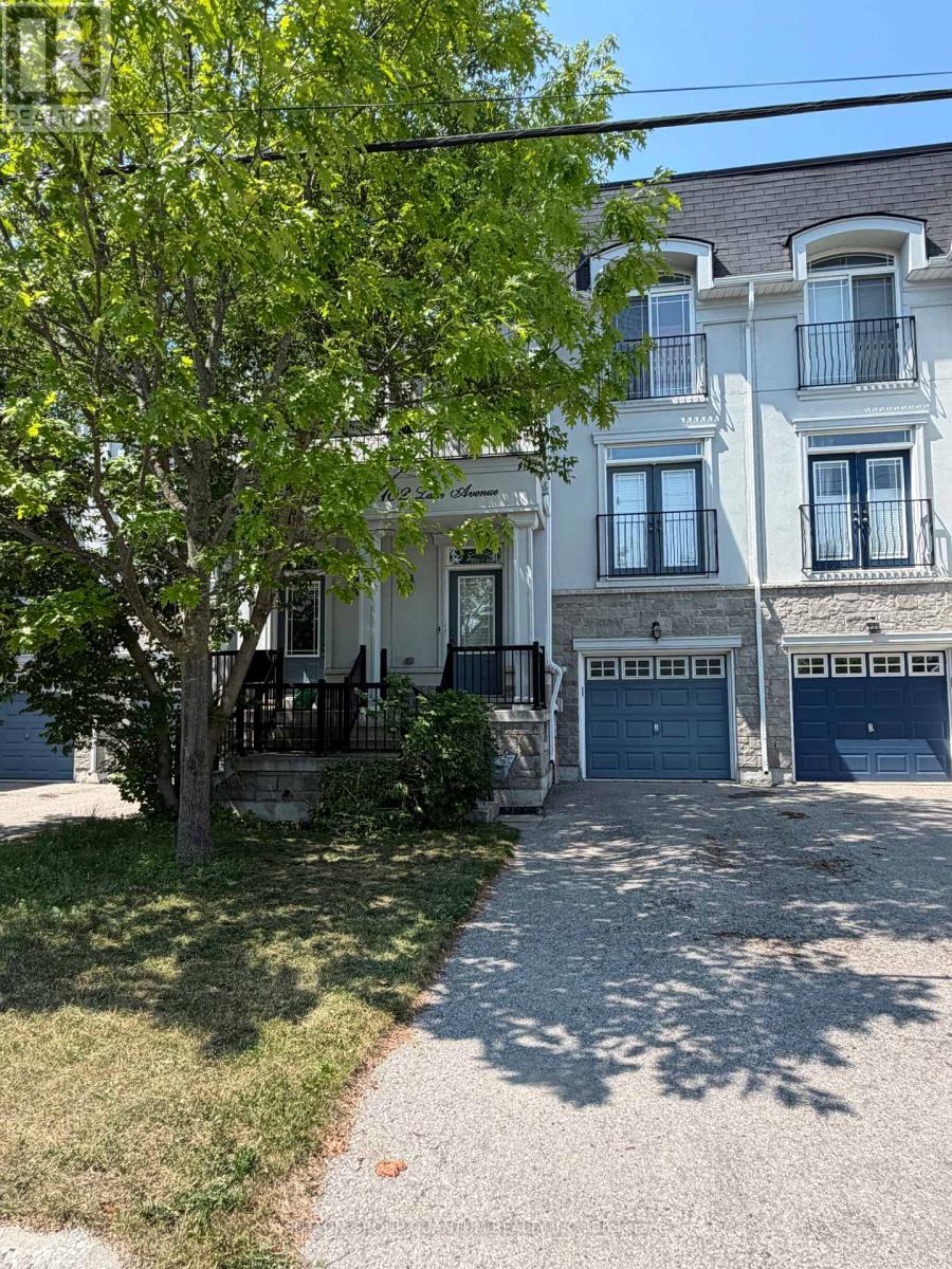 102 LAKE AVENUE, Richmond Hill (Oak Ridges Lake Wilcox)