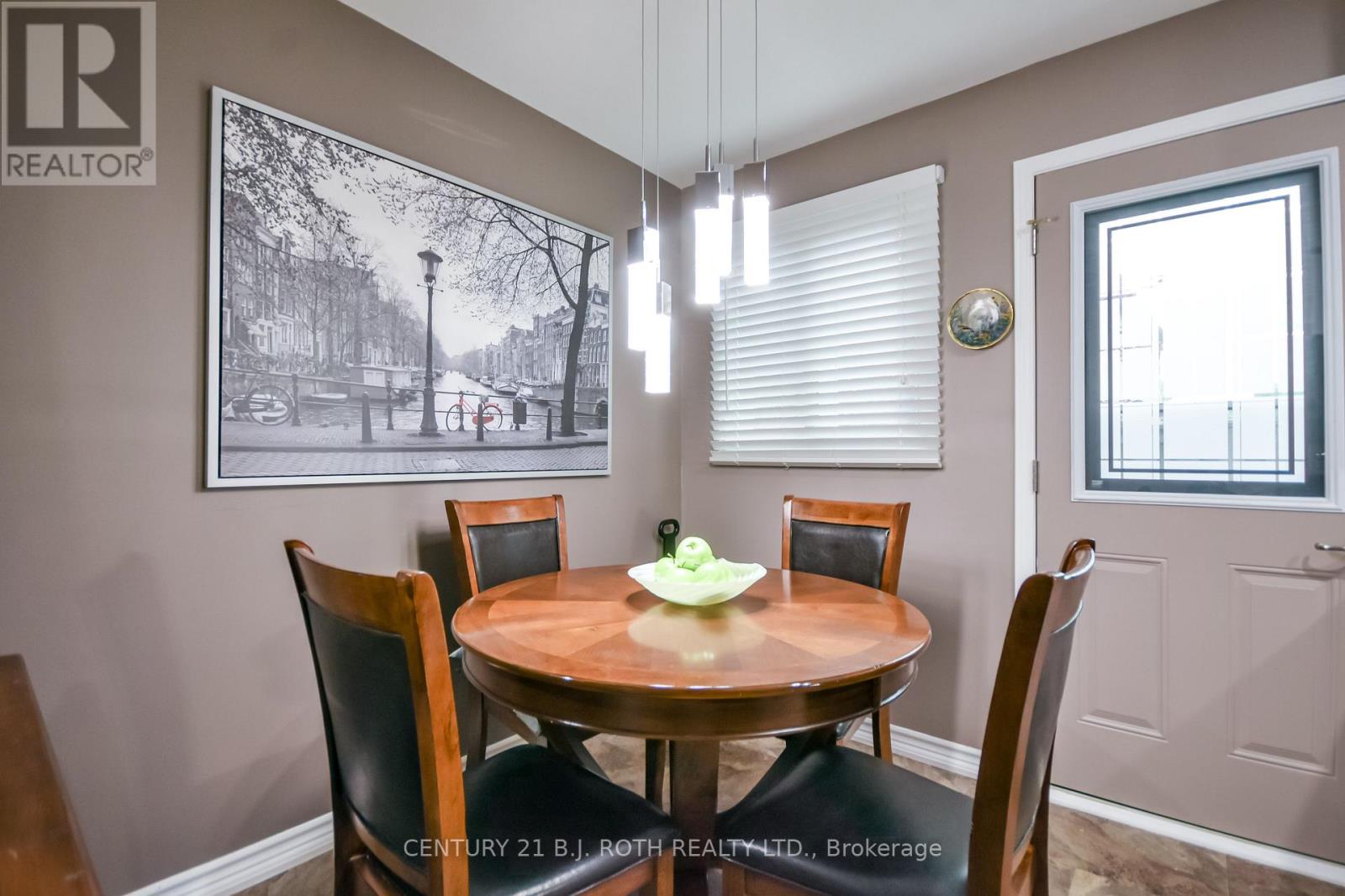 139 Kozlov Street, Barrie, Ontario L4N 4R1 - Photo 15 - S13572486