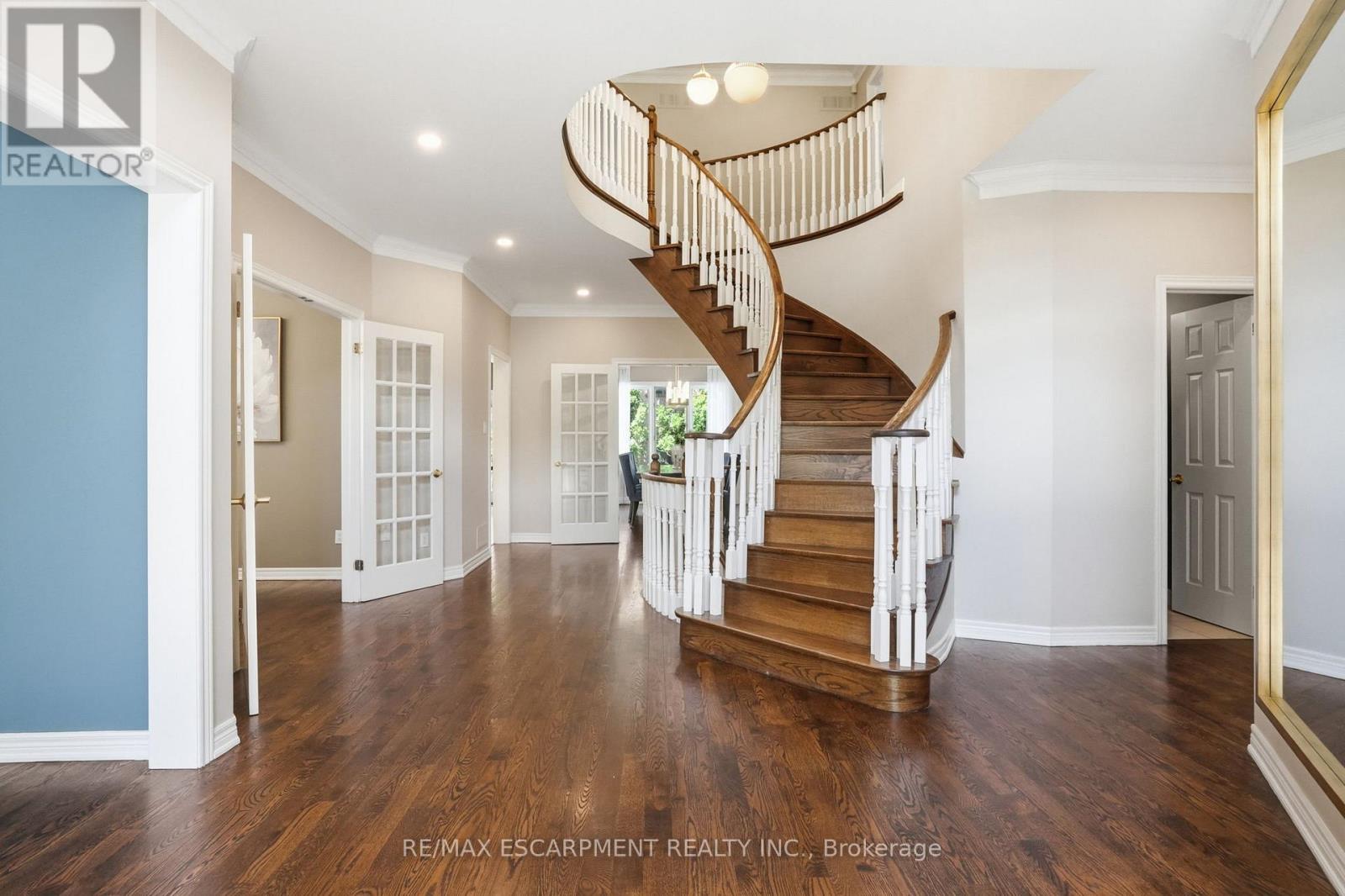 2101 Westoak Trails Boulevard, Oakville, Ontario  L6M 3L2 - Photo 4 - W13572434