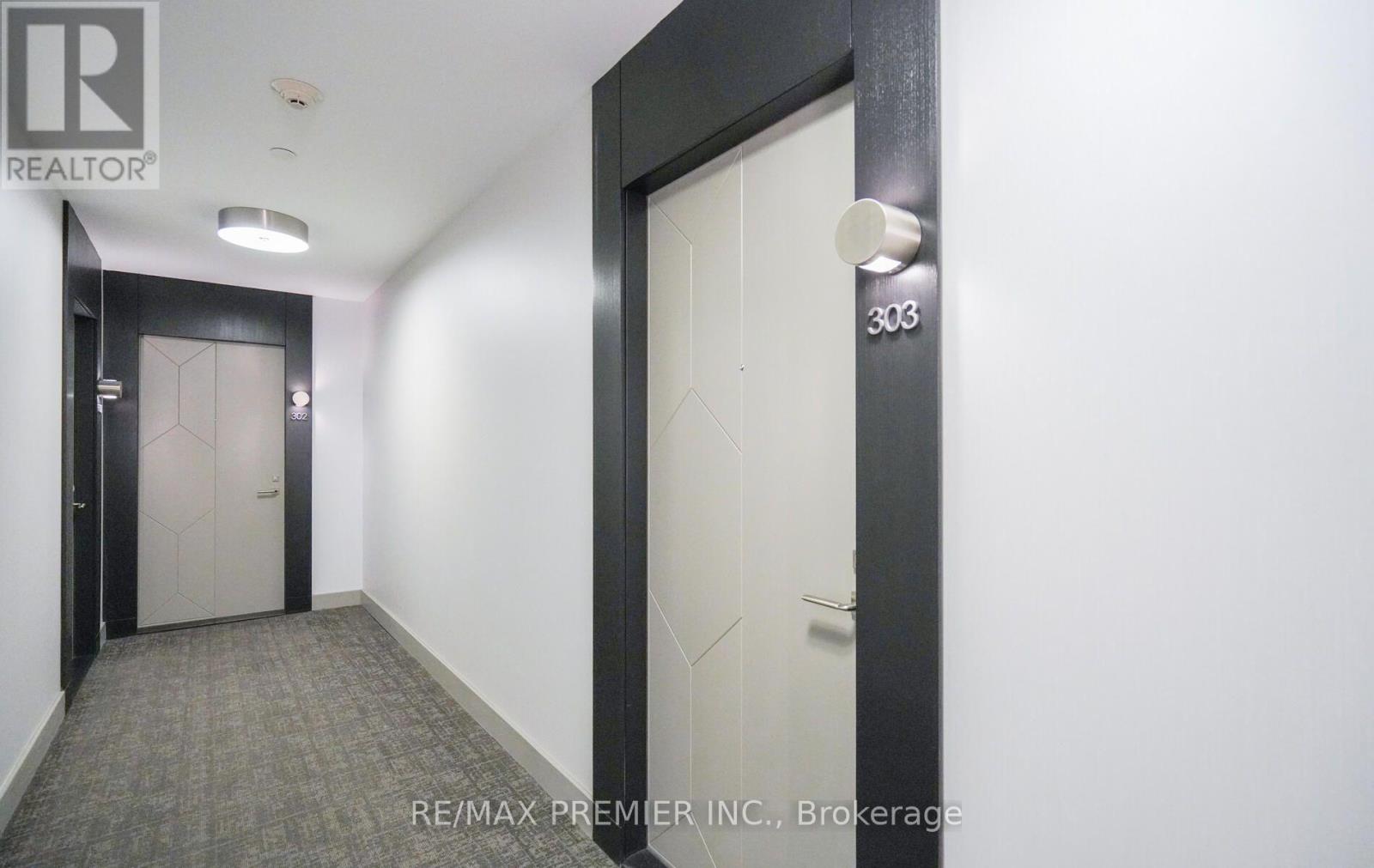 303 - 2 Old Mill Drive, Toronto, Ontario  M6S 0A2 - Photo 6 - W13572460