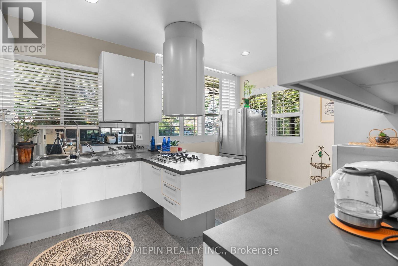 25 Grovetree Road, Toronto, Ontario  M9V 2Y3 - Photo 13 - W13572466