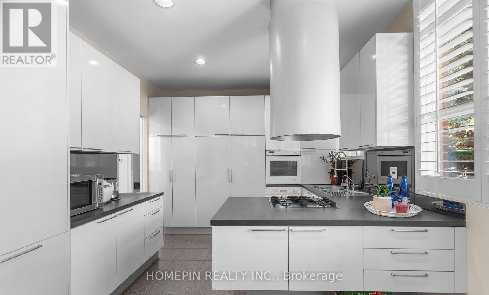 25 Grovetree Road, Toronto, Ontario  M9V 2Y3 - Photo 14 - W13572466