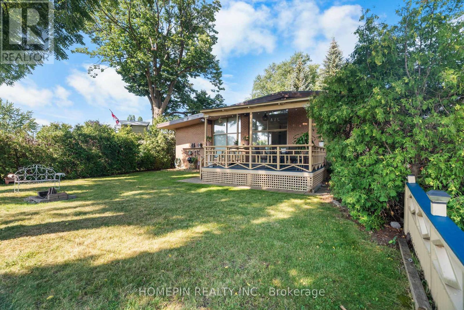 25 Grovetree Road, Toronto, Ontario  M9V 2Y3 - Photo 2 - W13572466
