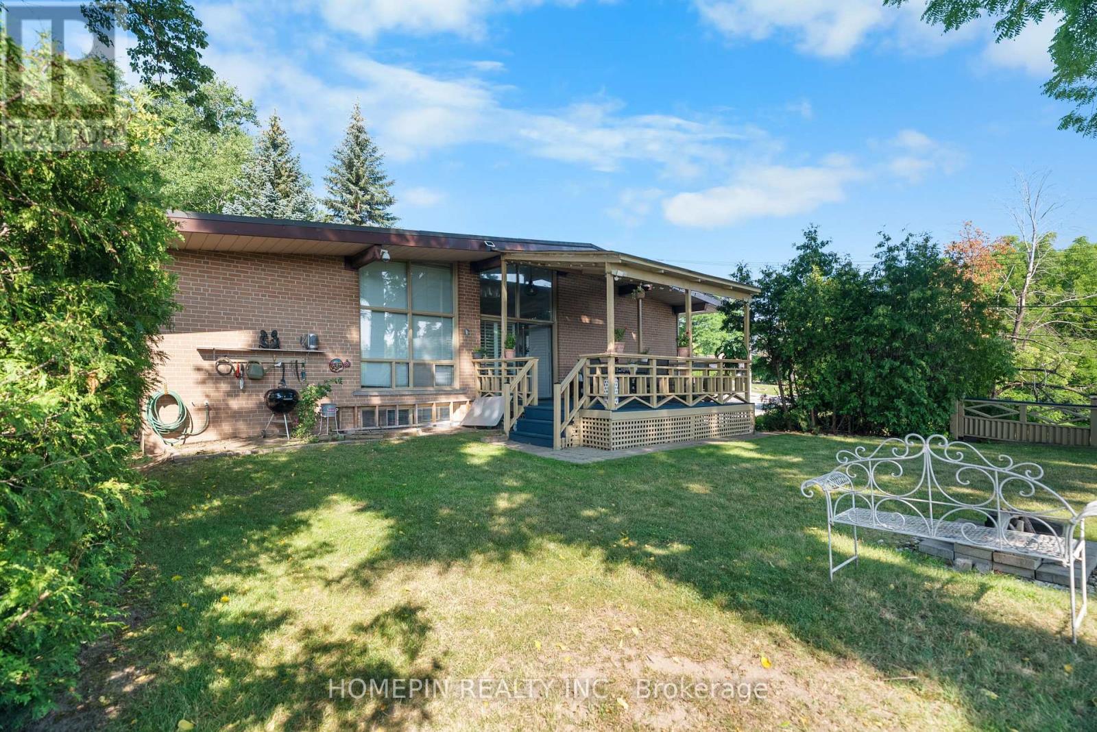 25 Grovetree Road, Toronto, Ontario  M9V 2Y3 - Photo 3 - W13572466
