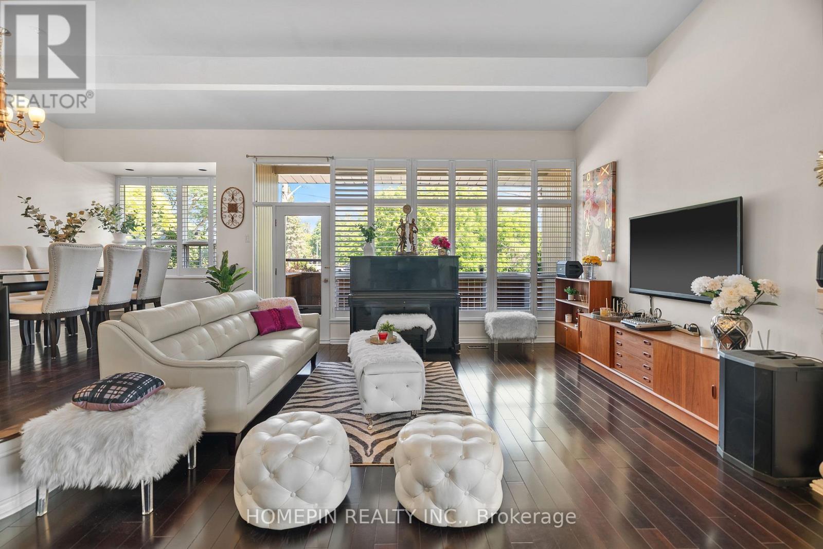 25 Grovetree Road, Toronto, Ontario  M9V 2Y3 - Photo 6 - W13572466
