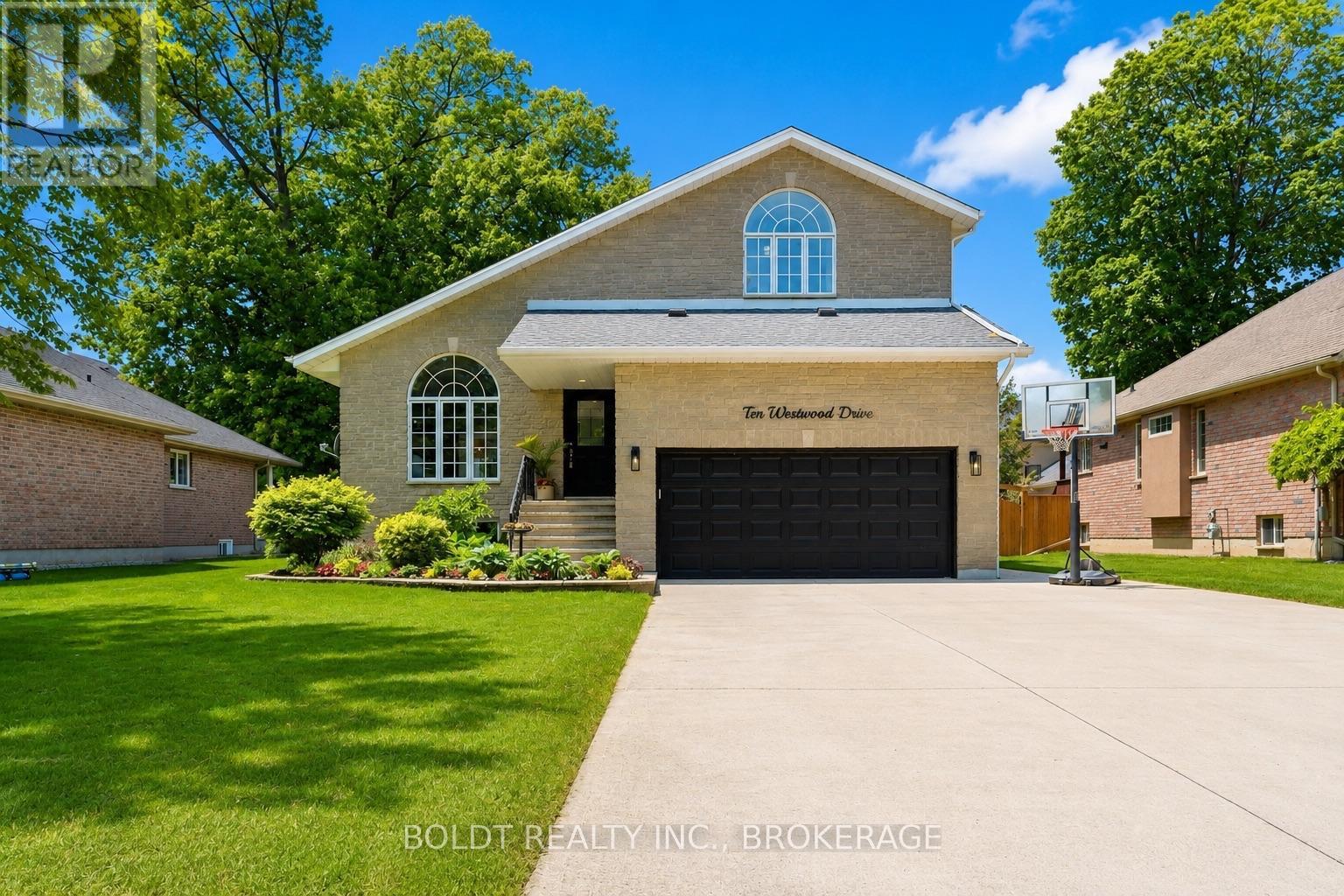 10 WESTWOOD DRIVE, Port Colborne, Ontario