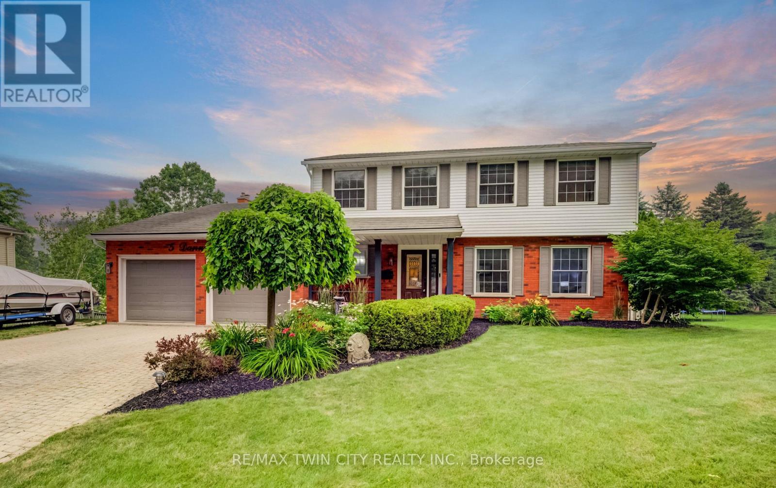 5 DANUBE DRIVE, Woolwich, Ontario