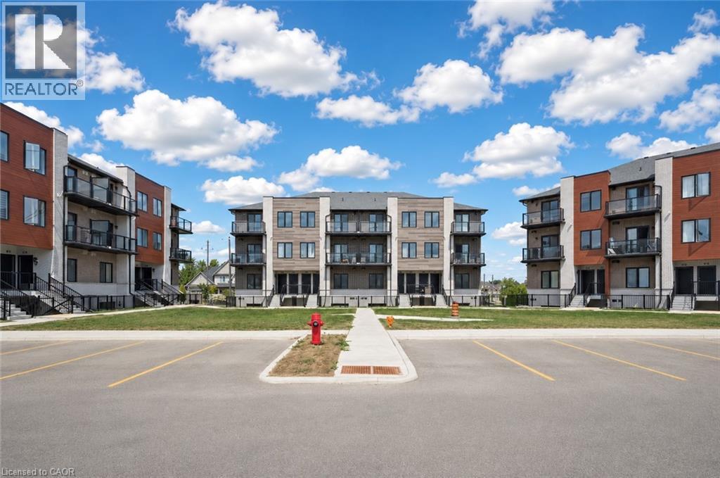 10 SOUTH CREEK Drive Unit# 3, Kitchener