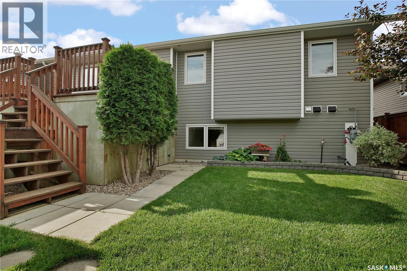 412 Lyle Crescent, Warman, Saskatchewan  S0K 4S1 - Photo 4 - SK042574