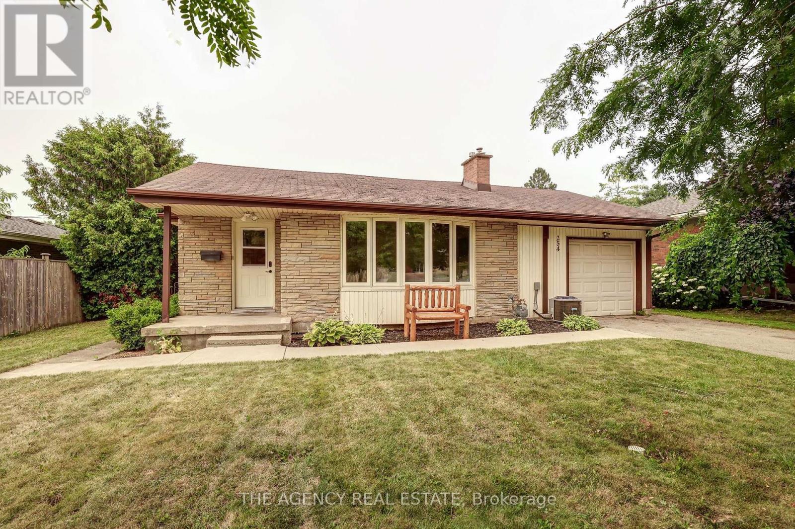 254 King Edward Avenue, London South, Ontario  N5Z 3T7 - Photo 4 - X13572602