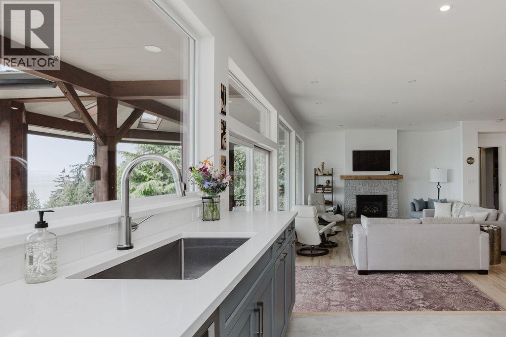 6889 Island View Road, Sechelt, British Columbia  V7Z 0T2 - Photo 14 - R3147008