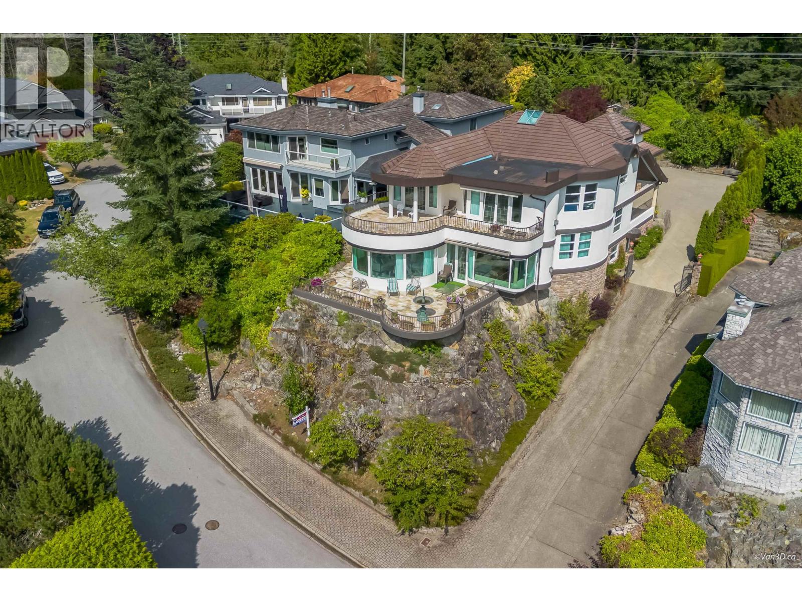 5387 WESTHAVEN WYND, west vancouver, British Columbia